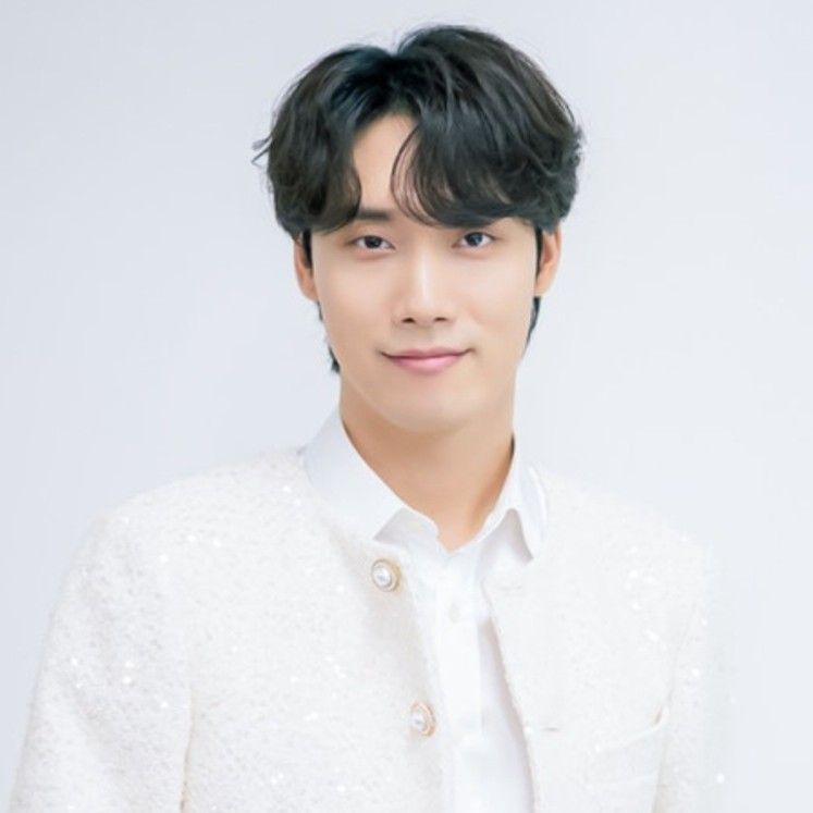 Recent activity shot of Choi Woojin