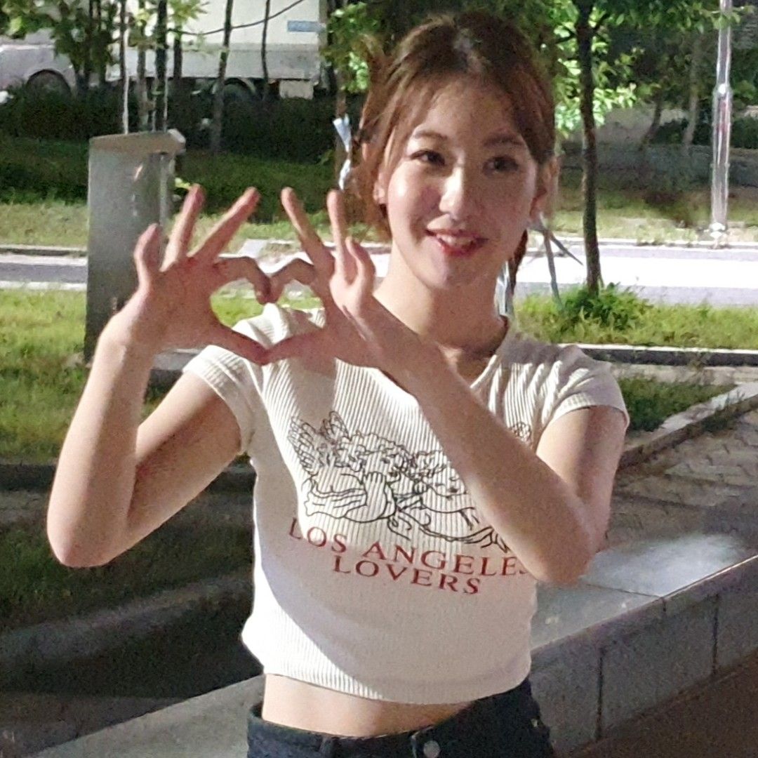 Behind-the-scenes cut of Oh Yujin