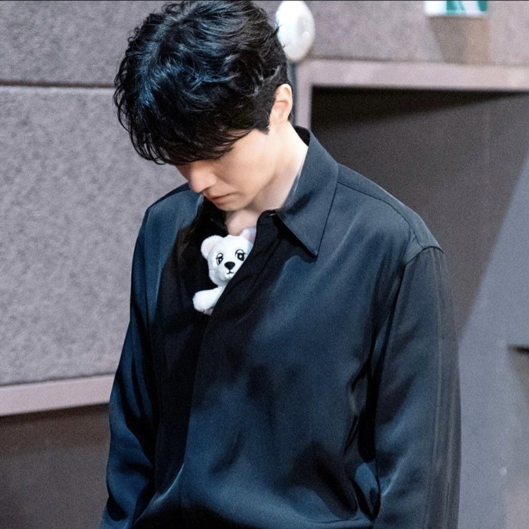 A moment captured by a fan of Lee Dongwook