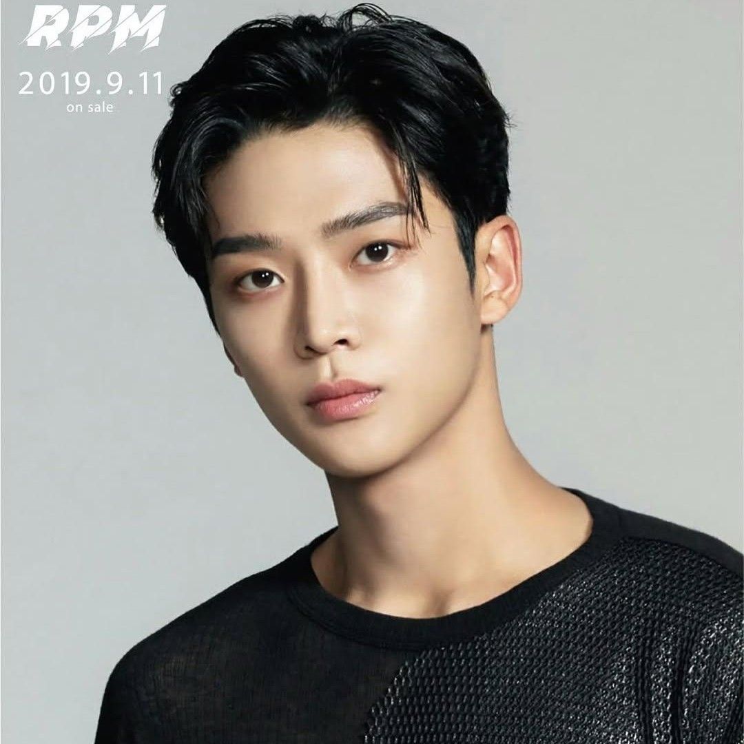 A moment captured by a fan of Rowoon
