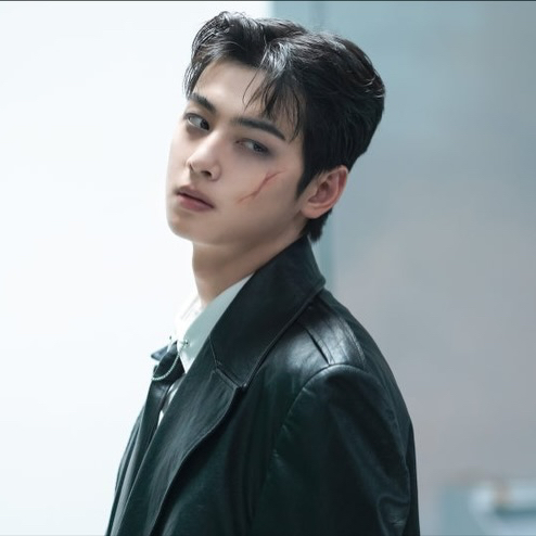 Latest photo of Cha Eunwoo