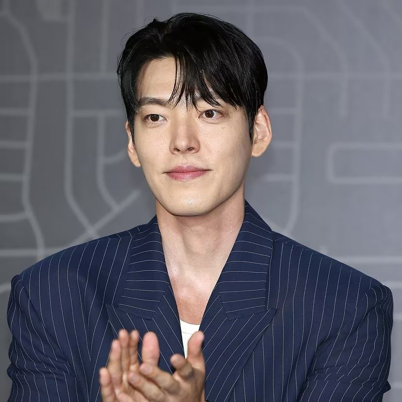 Behind-the-scenes cut of Kim Woobin