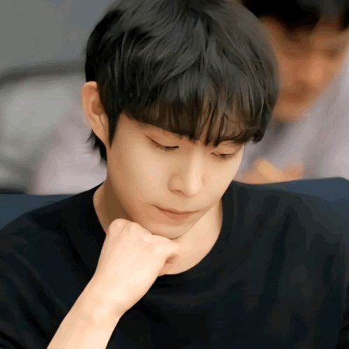 A moment captured by a fan of Kim Youngdae