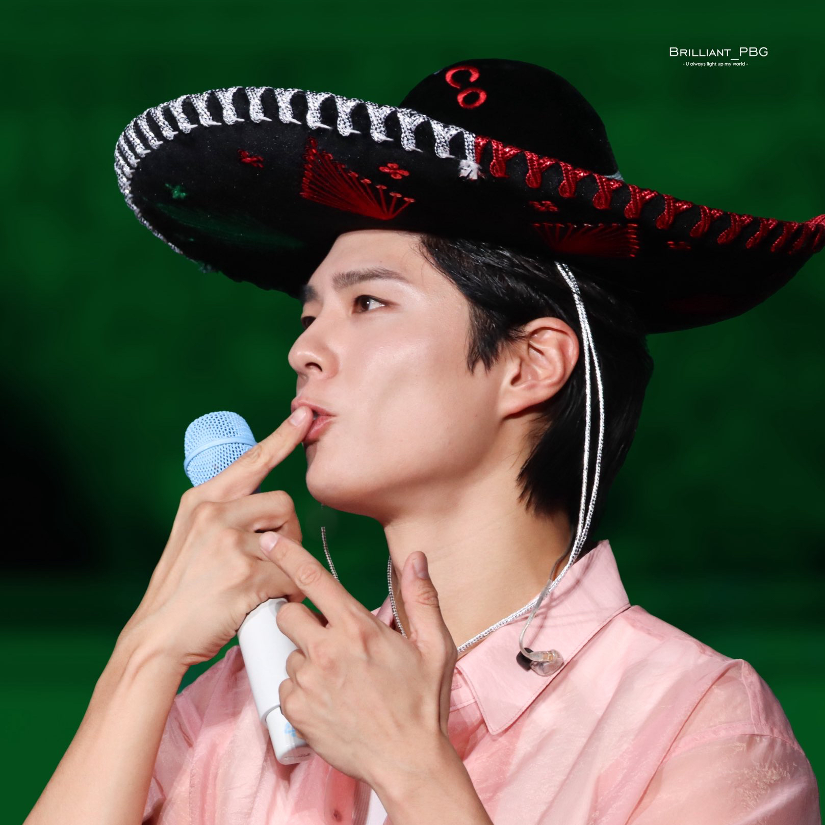 A moment captured by a fan of Park Bogum
