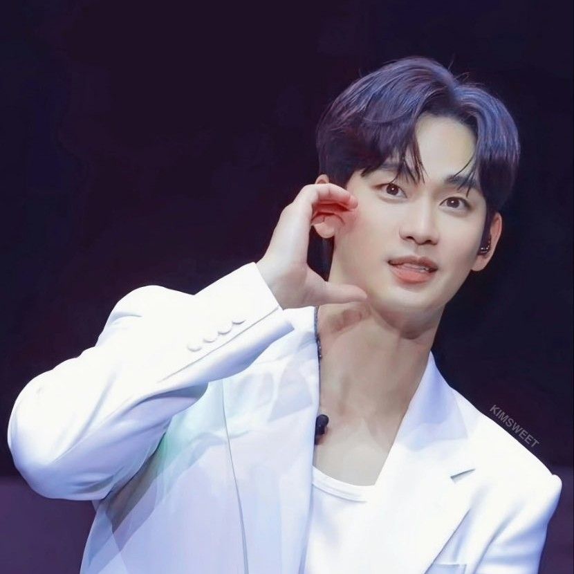 Foto terbaru dari Kim Soohyun