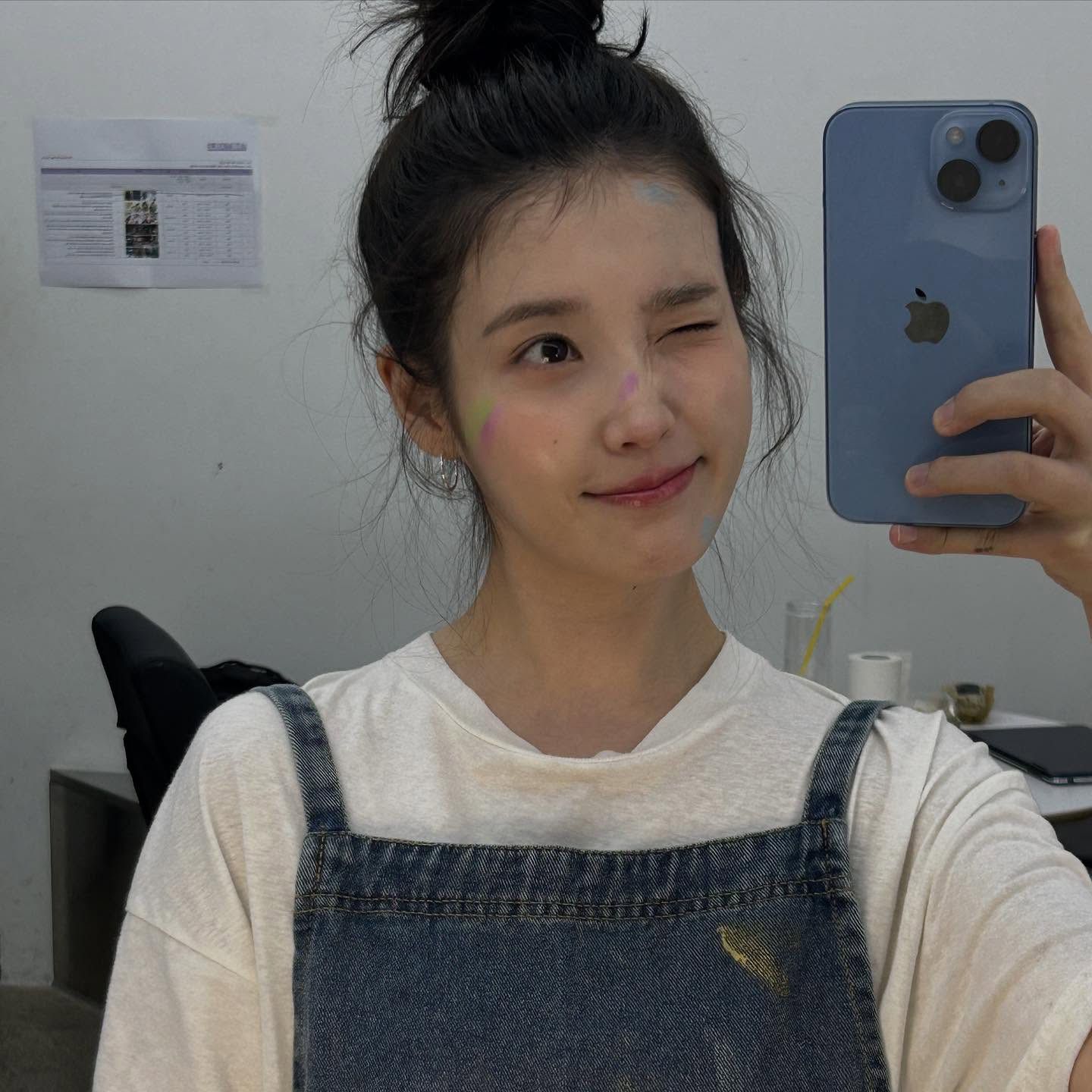 Foto kegiatan terbaru dari IU