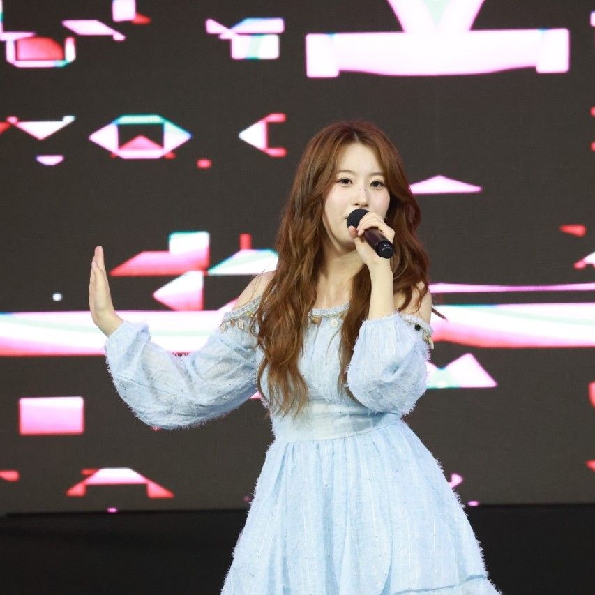 Behind-the-scenes cut of Oh Yujin