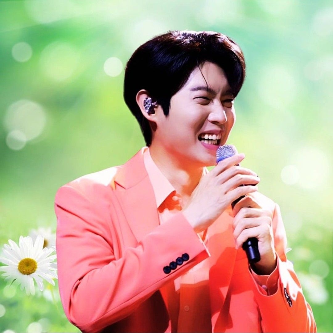 A moment captured by a fan of Son Taejin