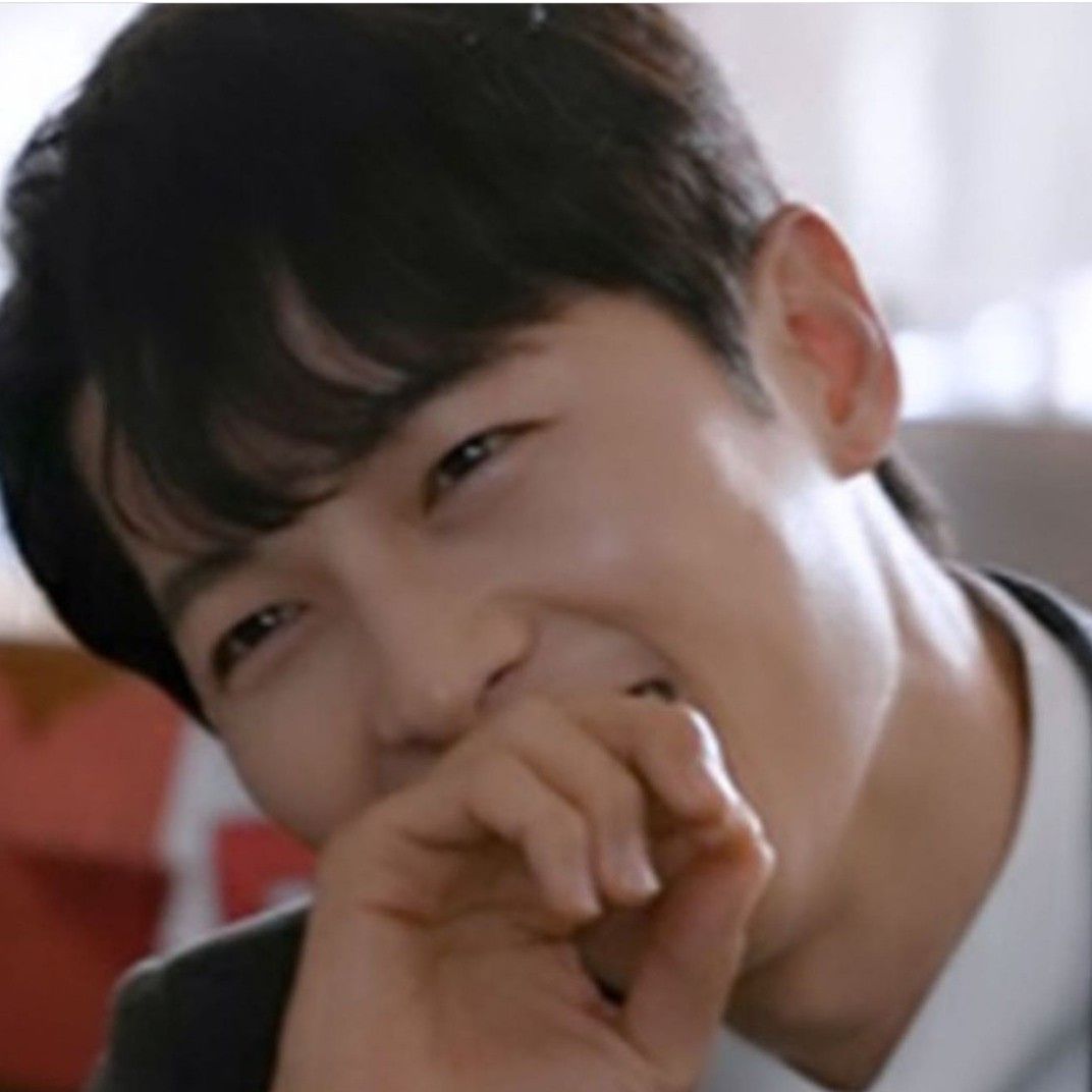 Behind-the-scenes cut of Song Joongki