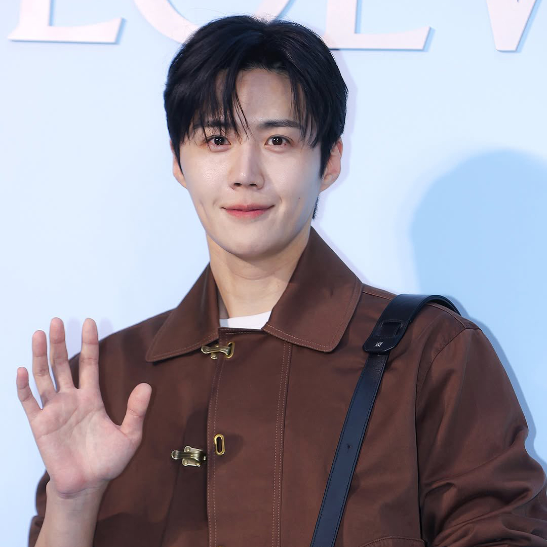 Behind-the-scenes cut of Kim Seonho