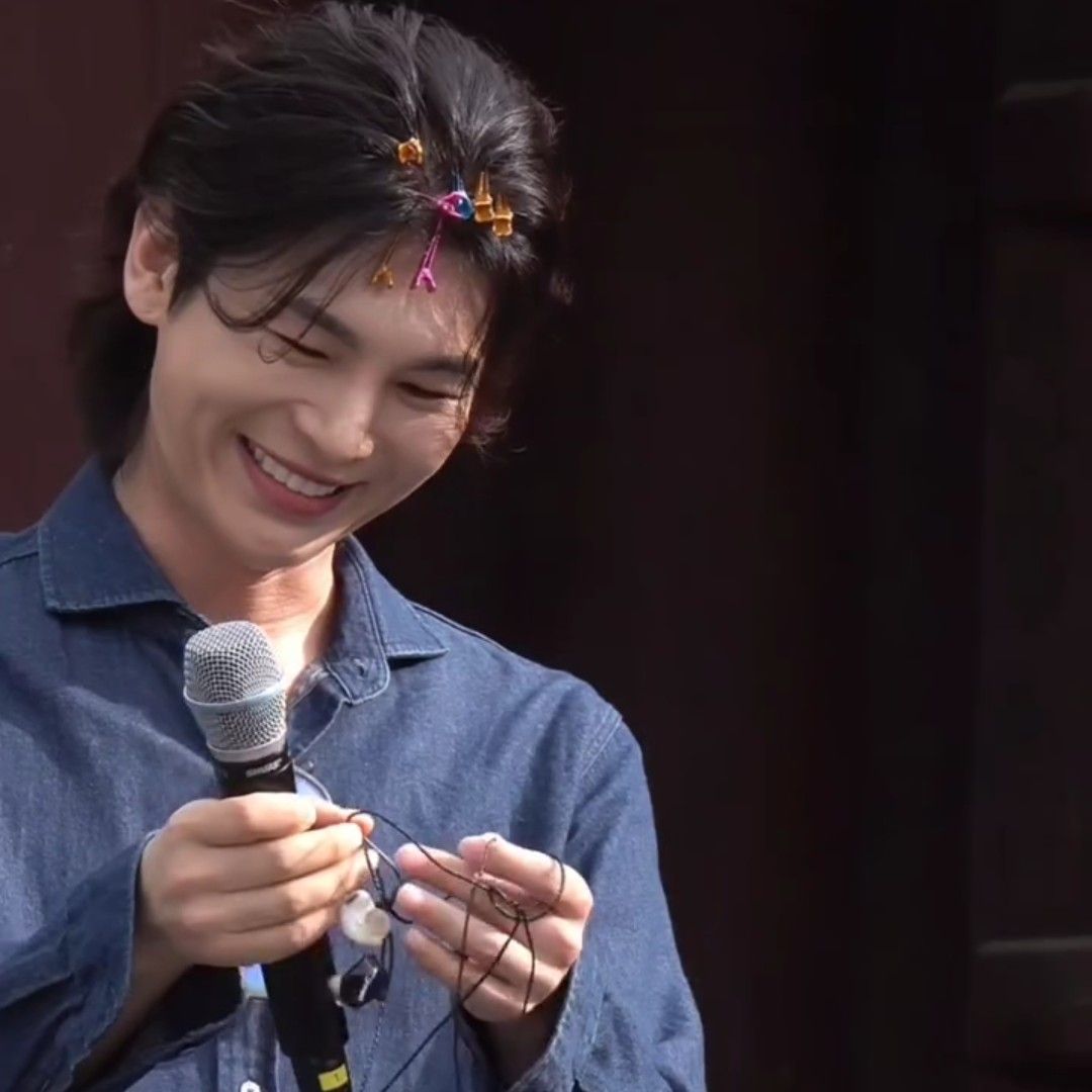 A moment captured by a fan of Kim Junsu (1991)