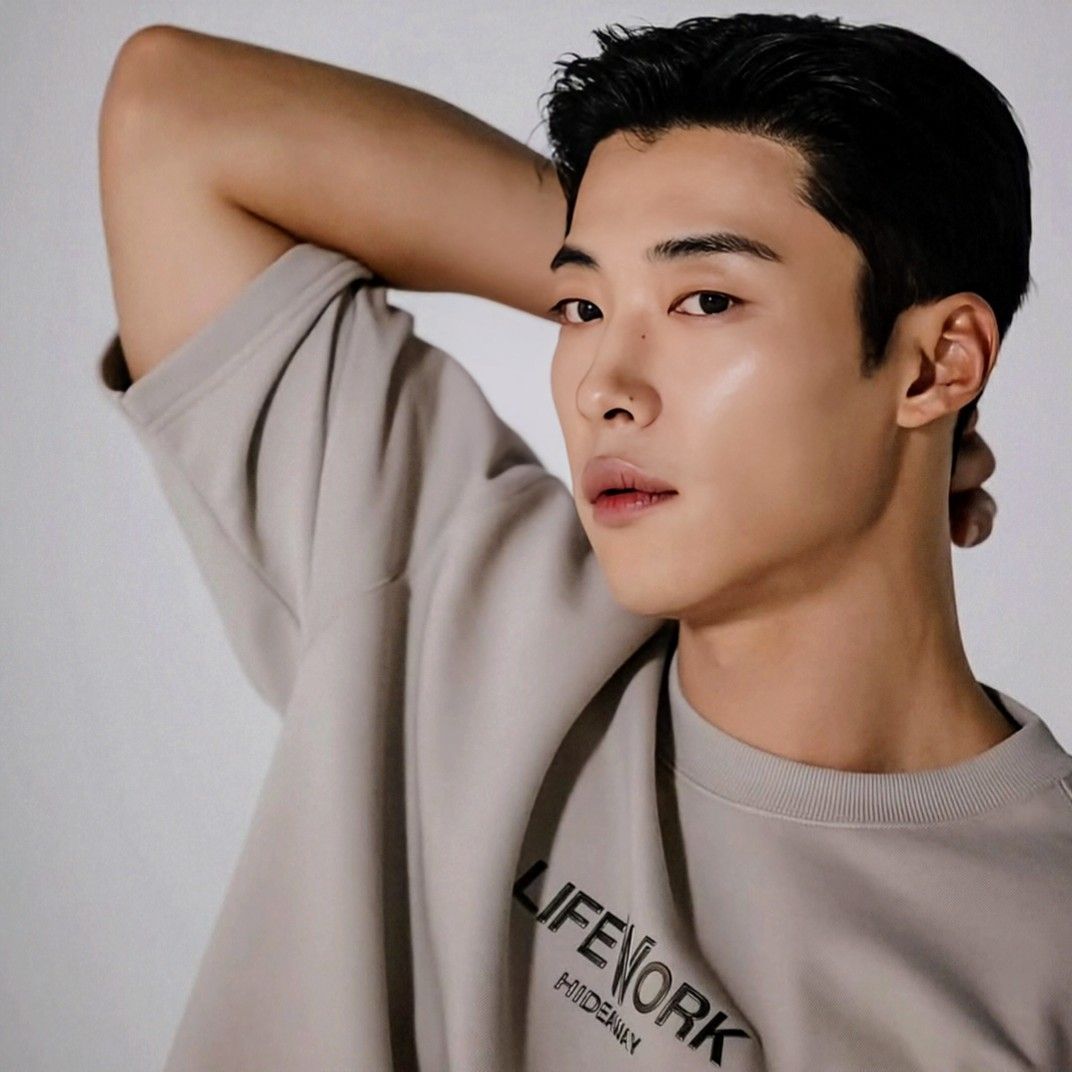 A moment captured by a fan of Woo Dohwan