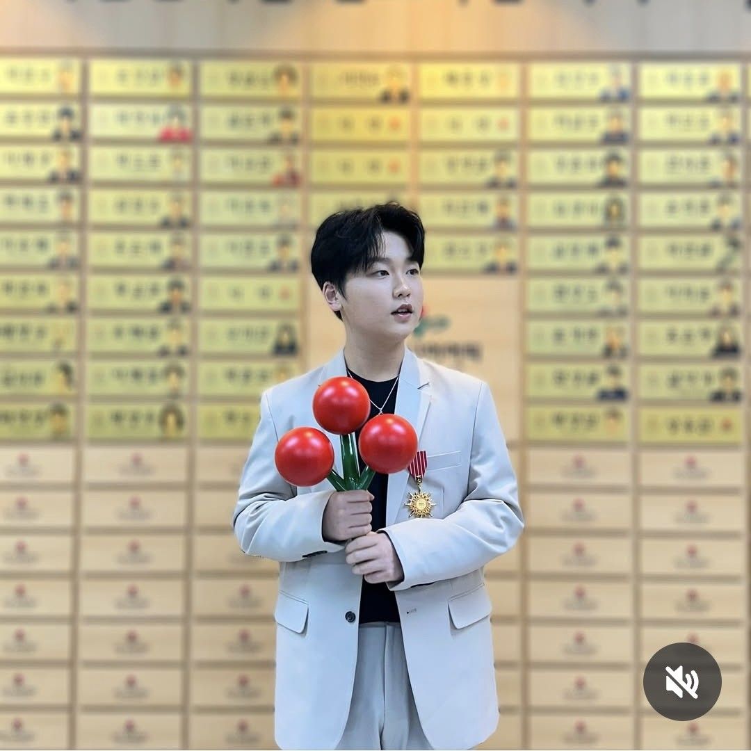 Behind-the-scenes cut of Park Sungon