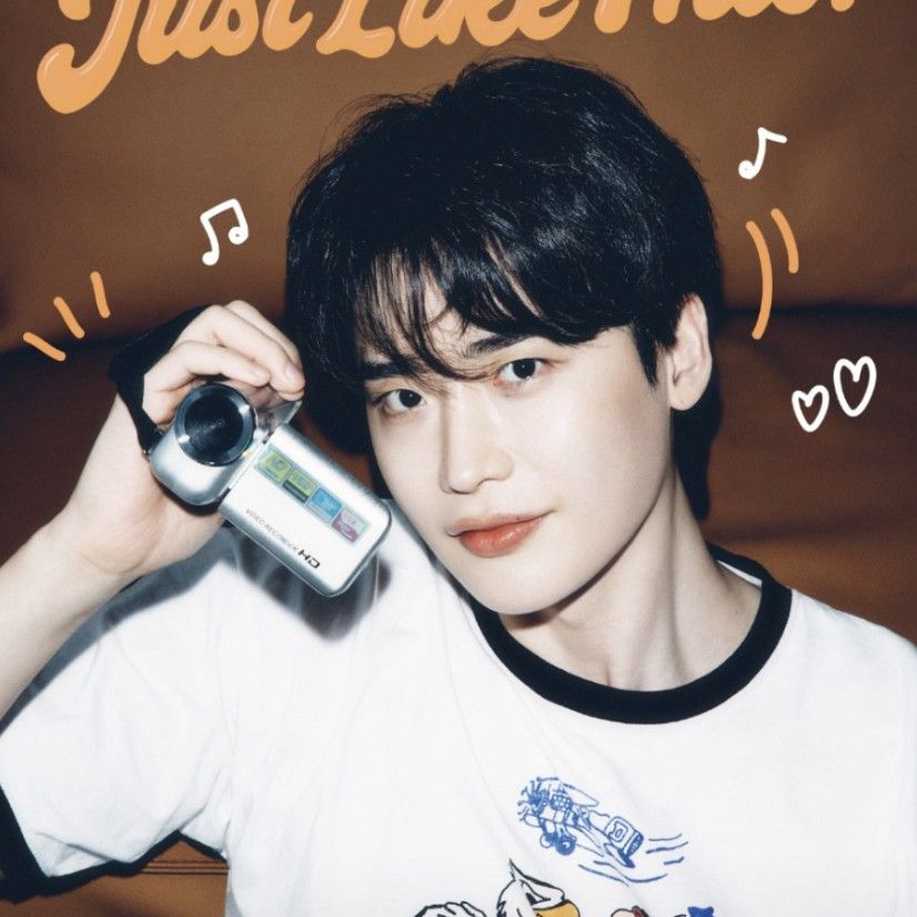 A moment captured by a fan of Lee Jongsuk