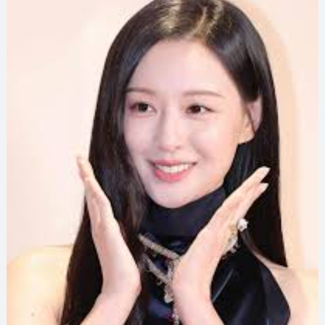 Behind-the-scenes cut of Kim Jiwon