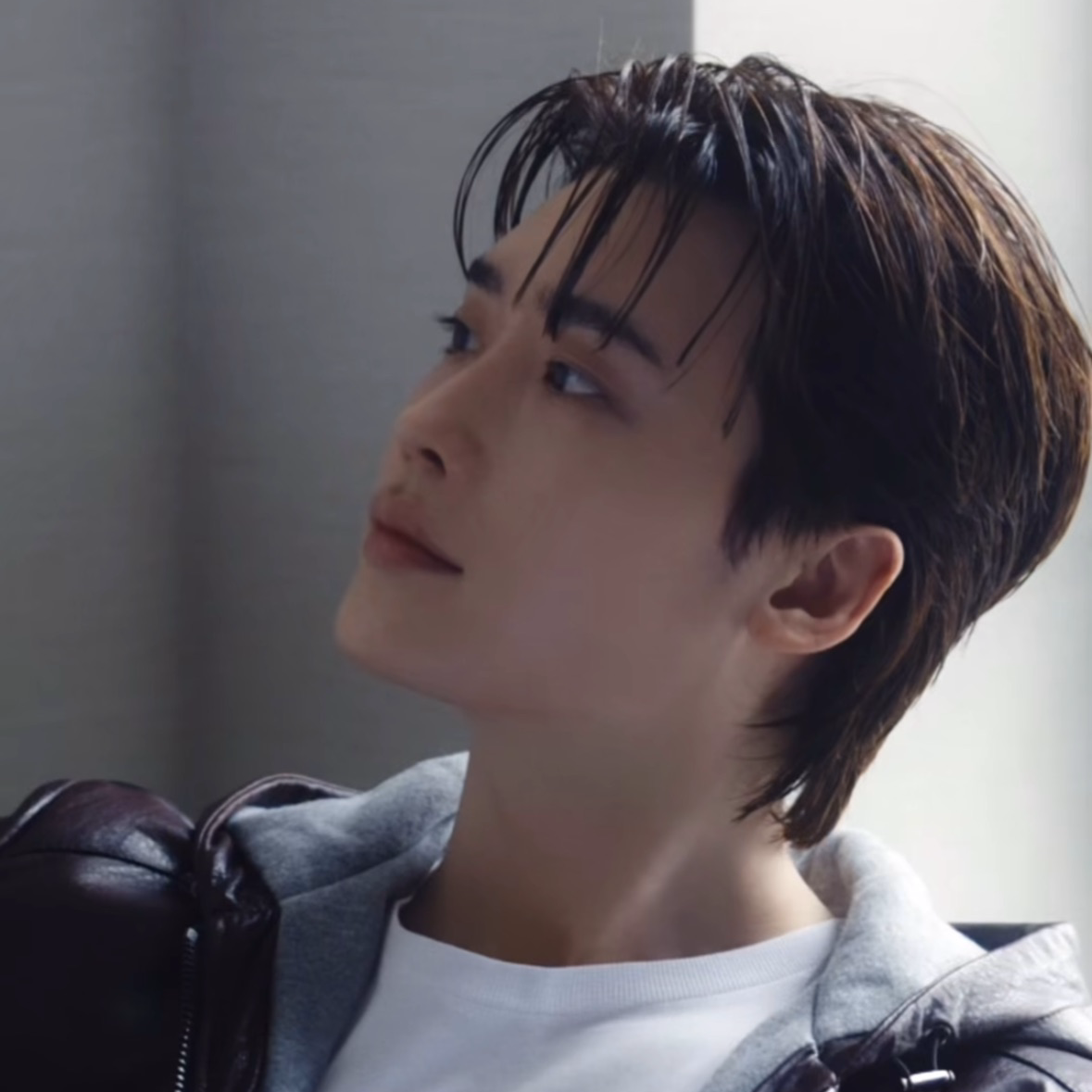Recent activity shot of Lee Jongsuk