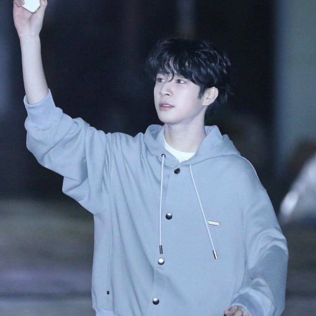 粉丝拍下的郑东元瞬间