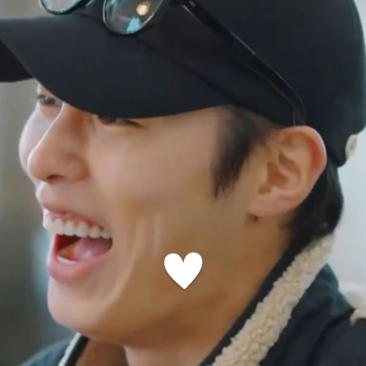 Behind-the-scenes cut of Lee Jaewook