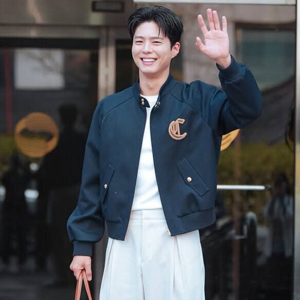 Behind-the-scenes cut of Park Bogum