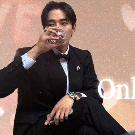 粉丝拍下的李俊昊瞬间