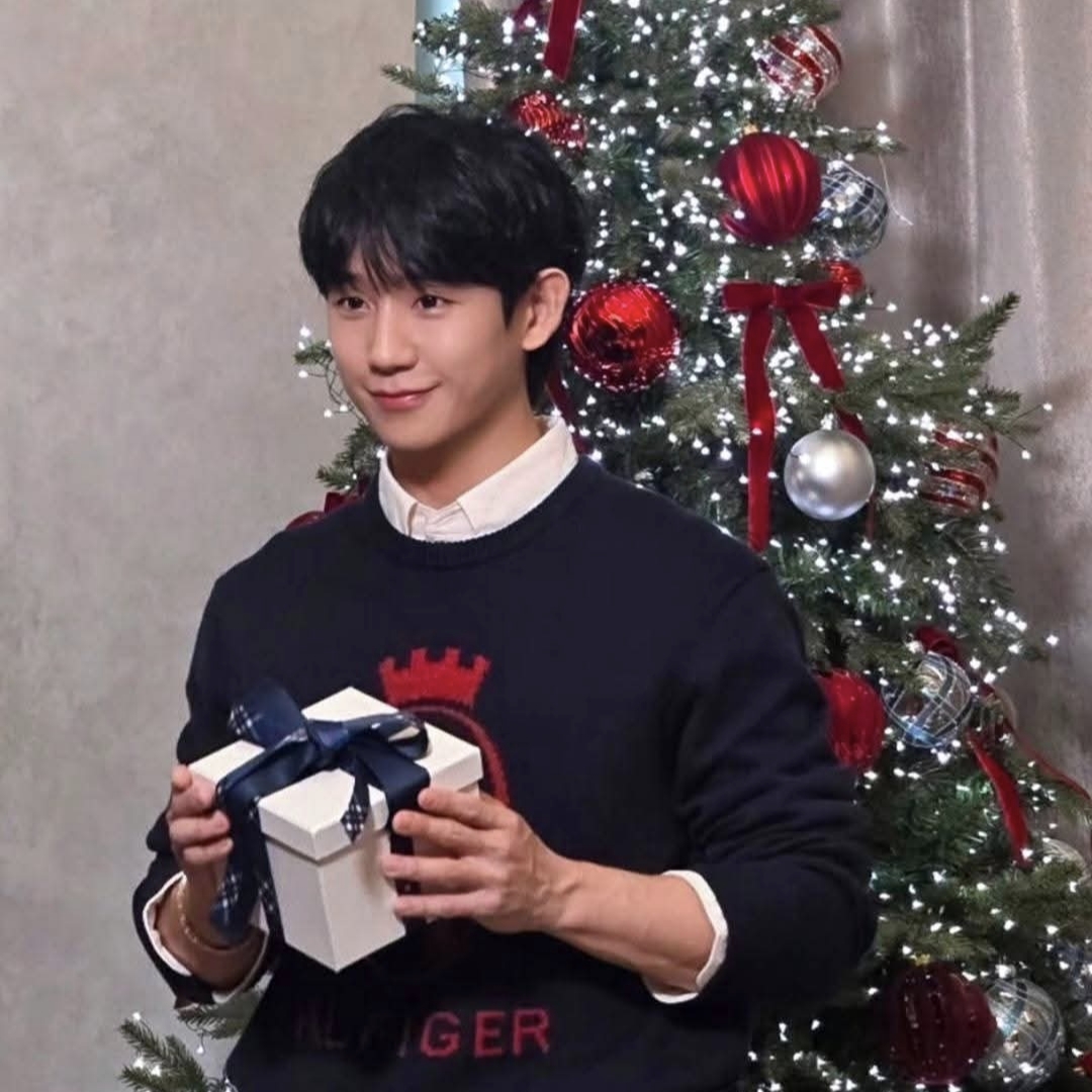 Recent activity shot of Jung Haein