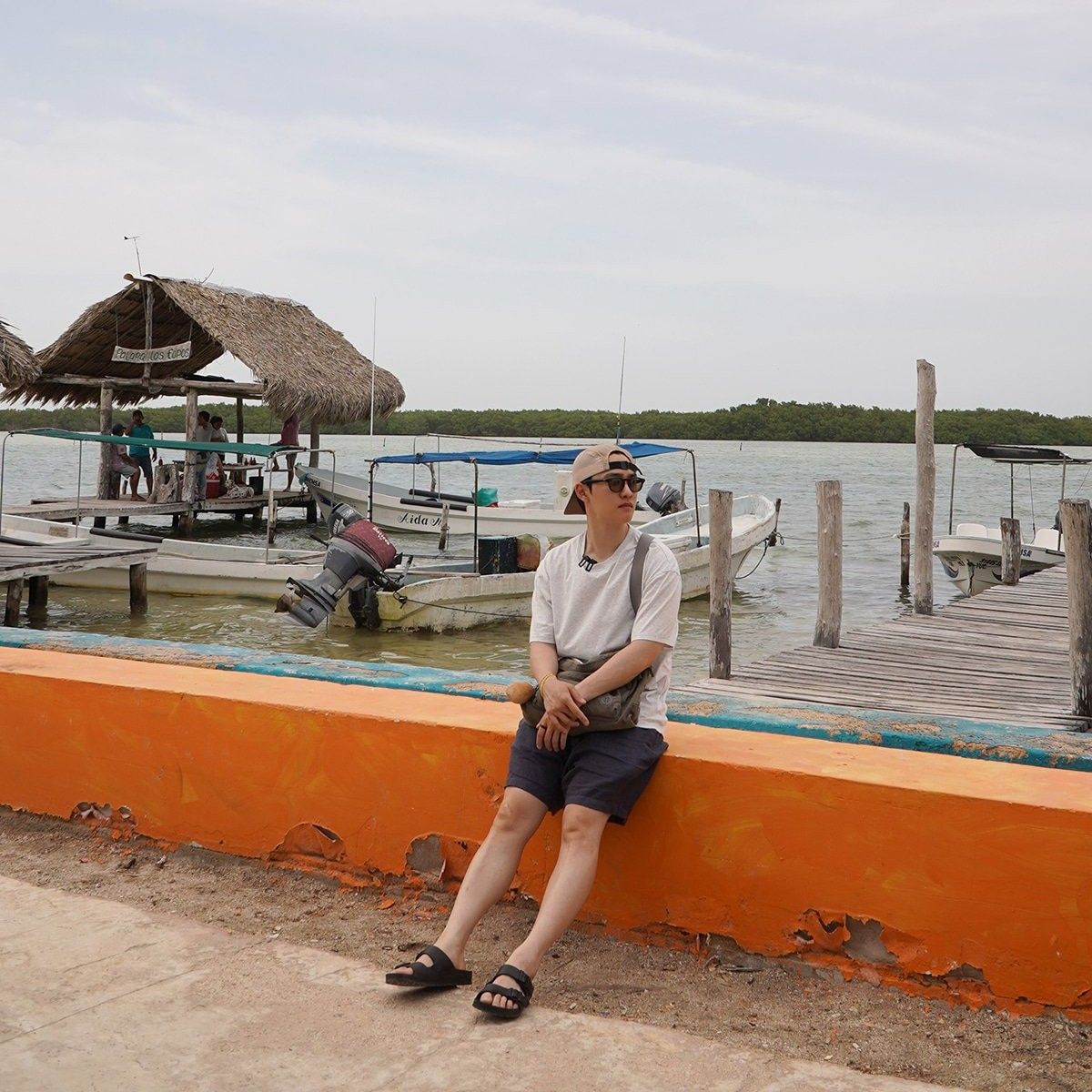 Behind-the-scenes cut of Doh Kyungsoo (D.O.)