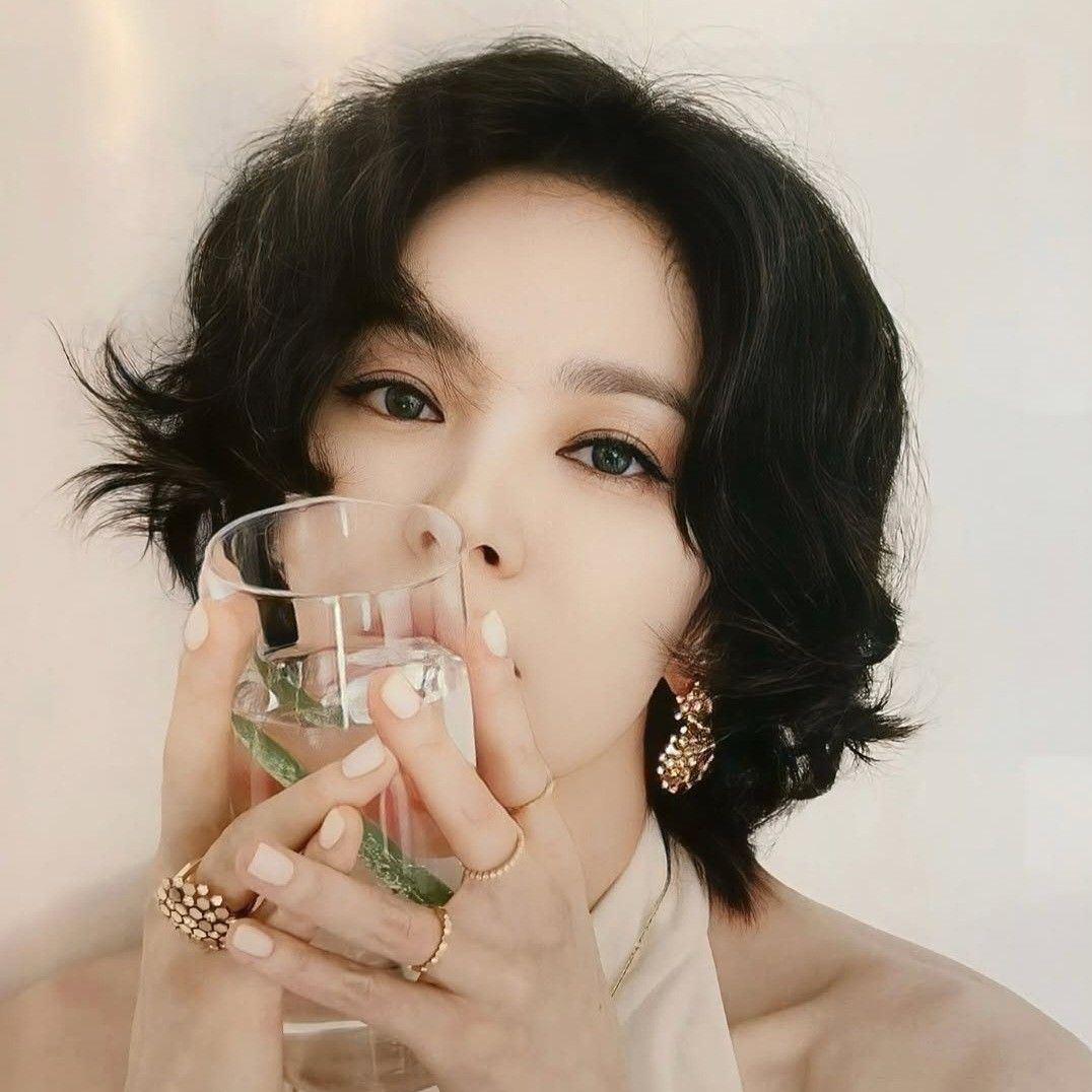 Behind-the-scenes cut of Song Hyekyo