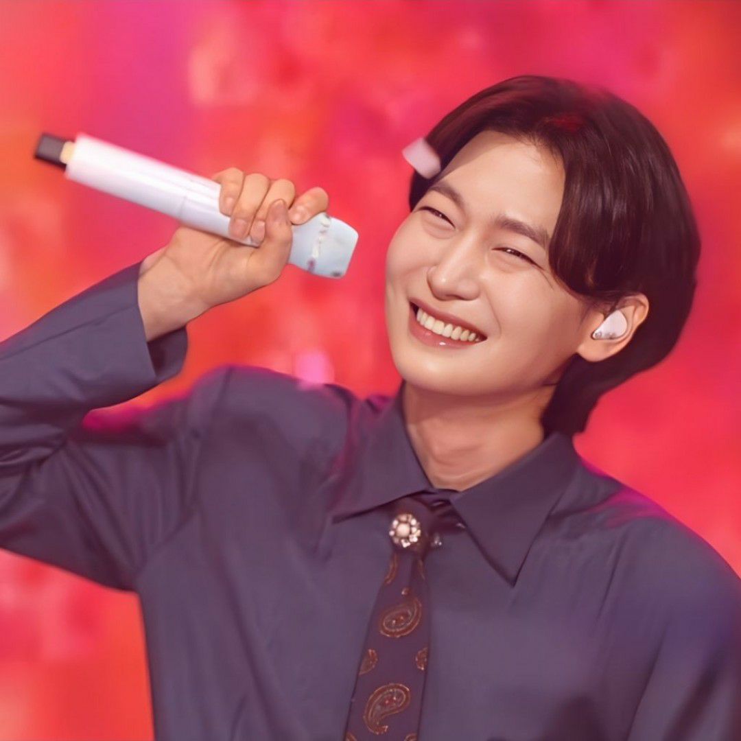 Latest photo of Kim Yongbin