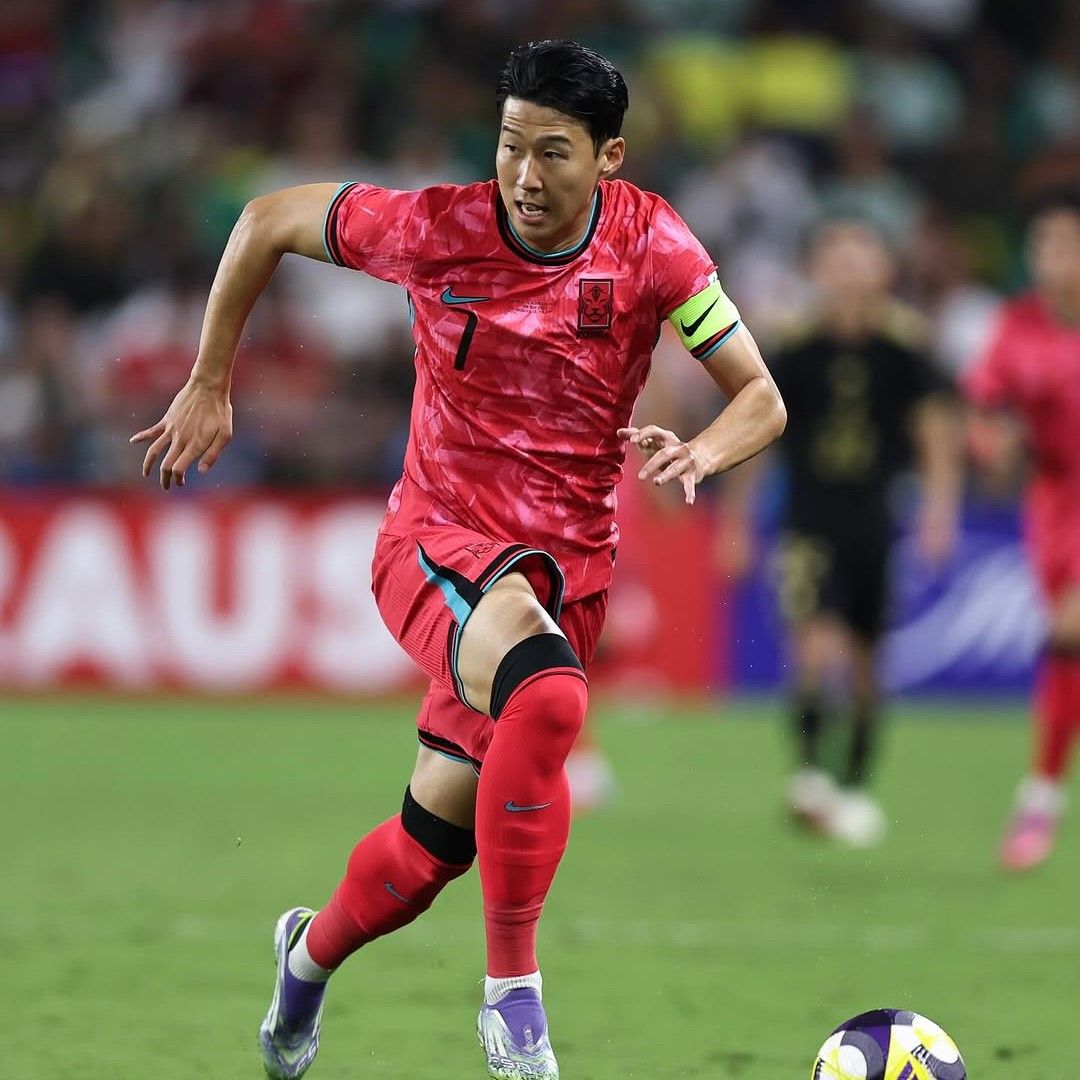 Son Heungmin的最新照片