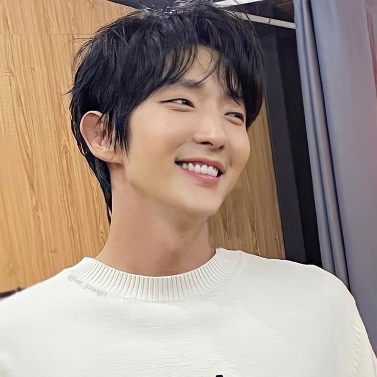Foto kegiatan terbaru dari Lee Joongi