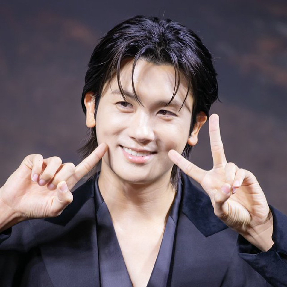 Latest photo of Park Hyungsik