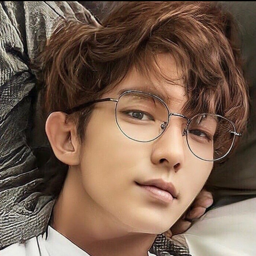 A moment captured by a fan of Lee Joongi