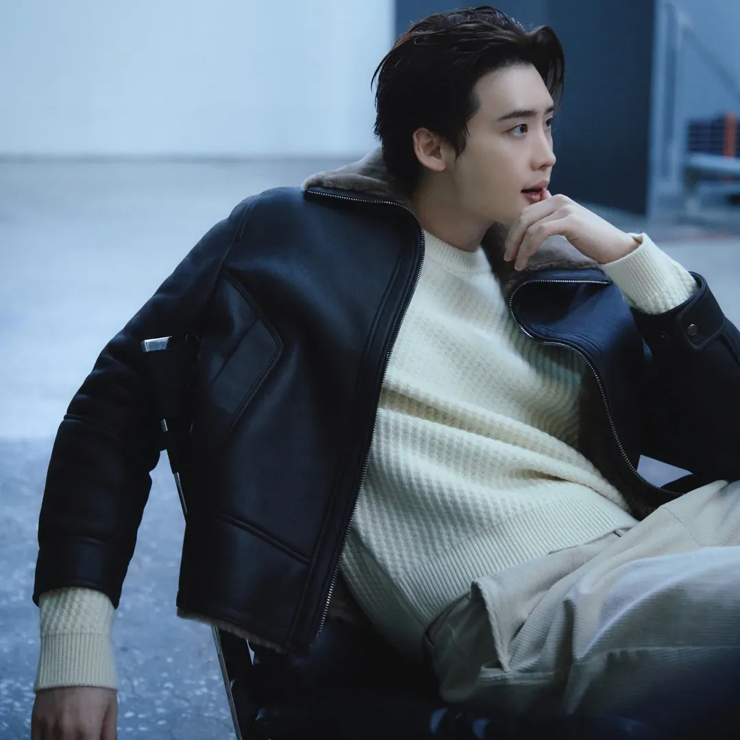 A moment captured by a fan of Lee Jongsuk