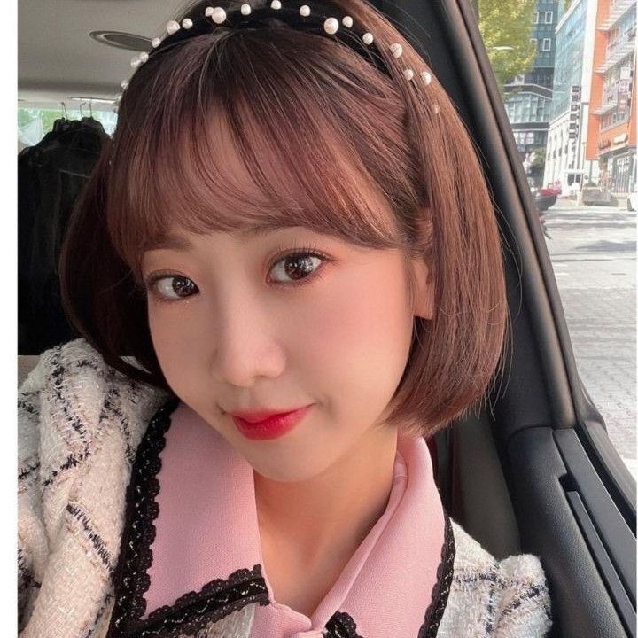 Behind-the-scenes cut of Kang Hyeyeon