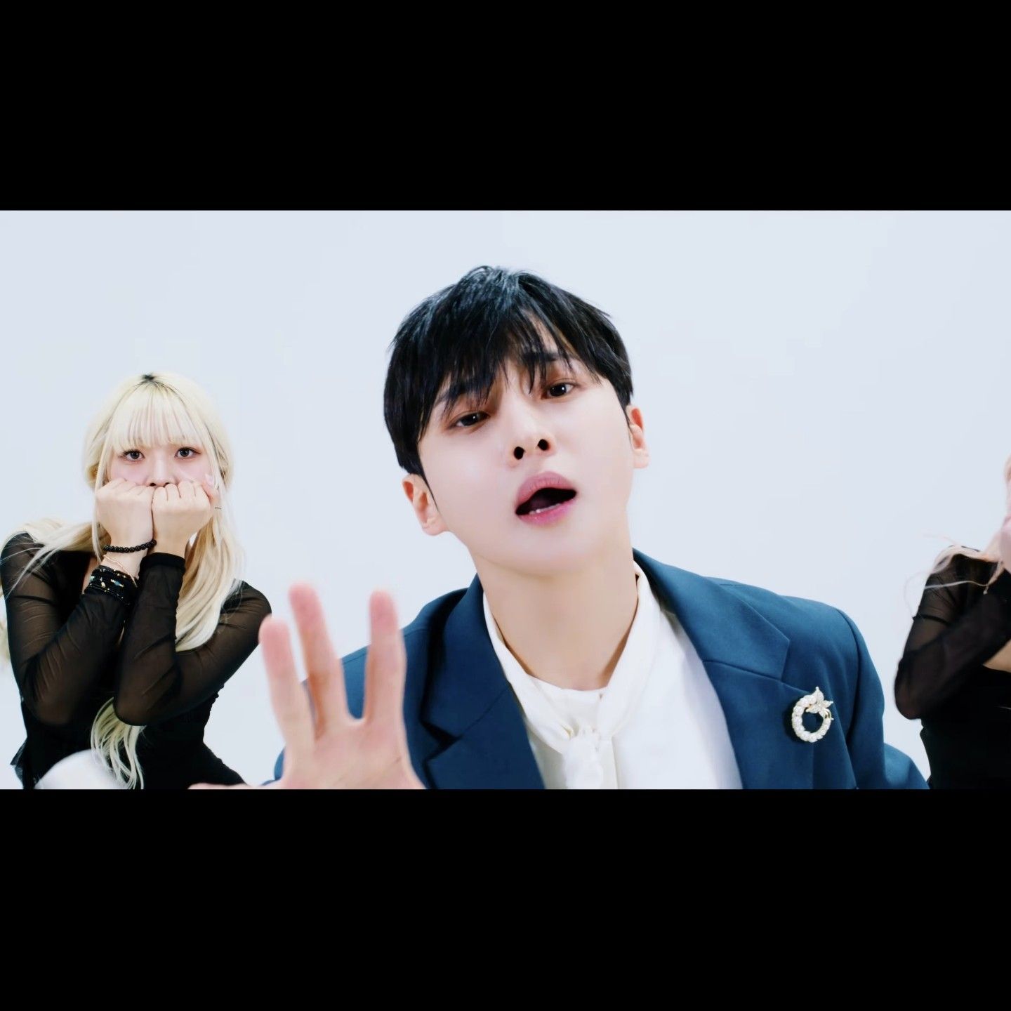 Behind-the-scenes cut of Seong Ri