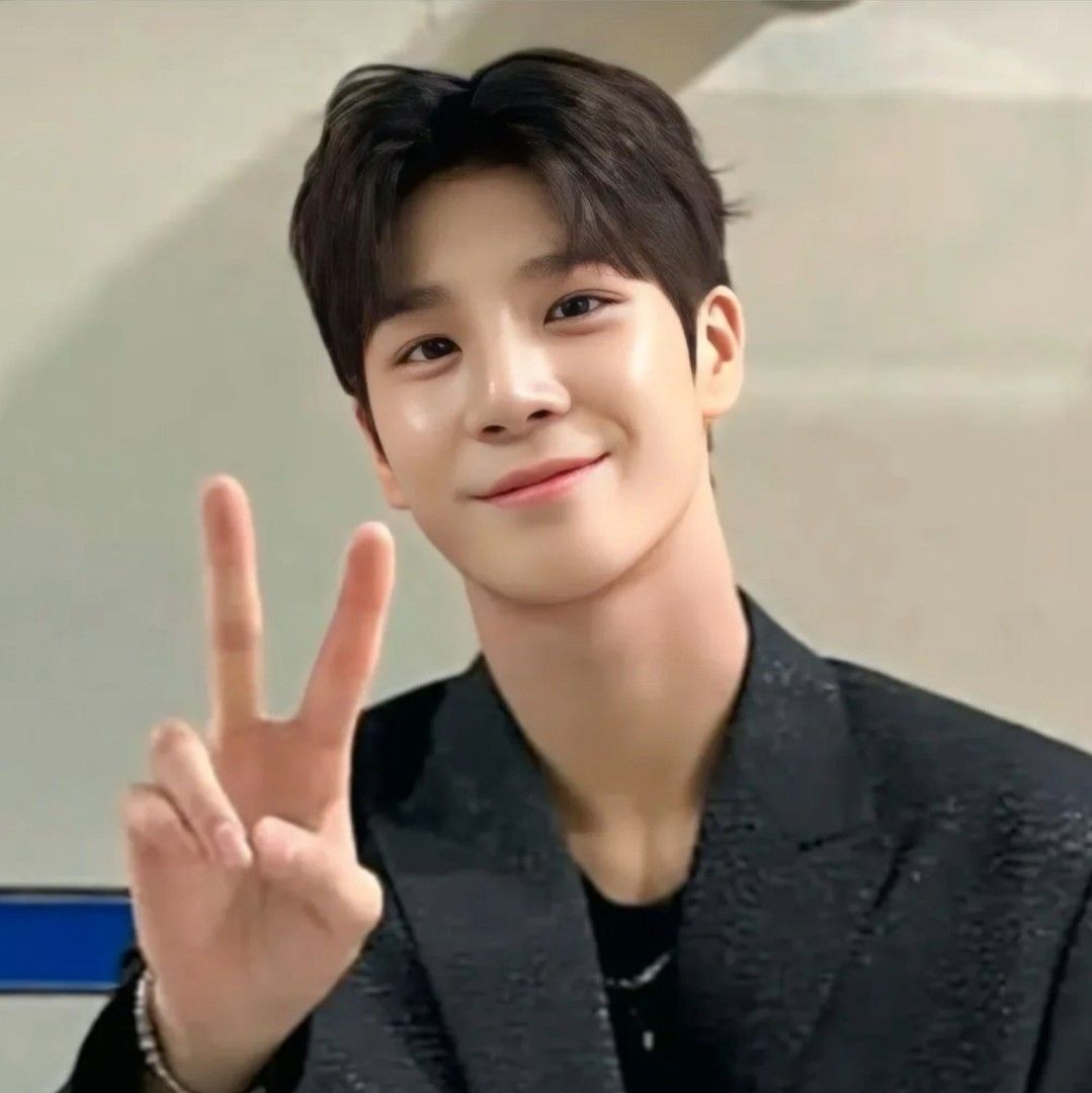 Latest photo of Jeong Dongwon
