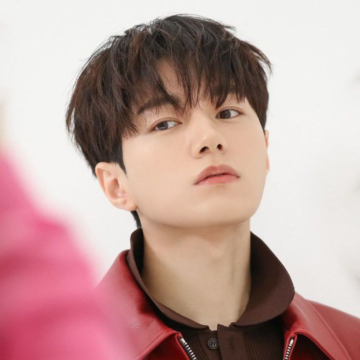 Latest photo of Kim Myungsoo (L)