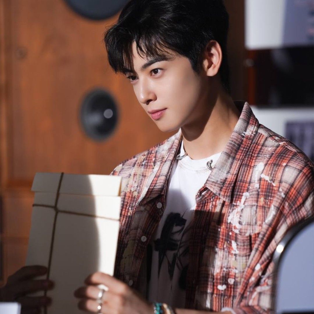 Cuplikan di balik layar dari Cha Eunwoo