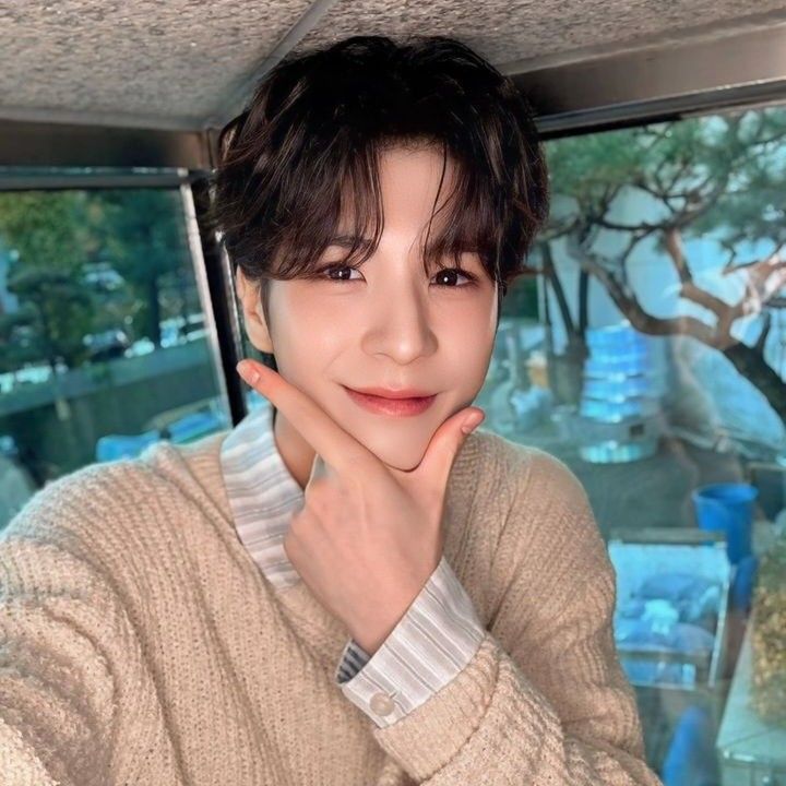 Recent activity shot of Jeong Dongwon