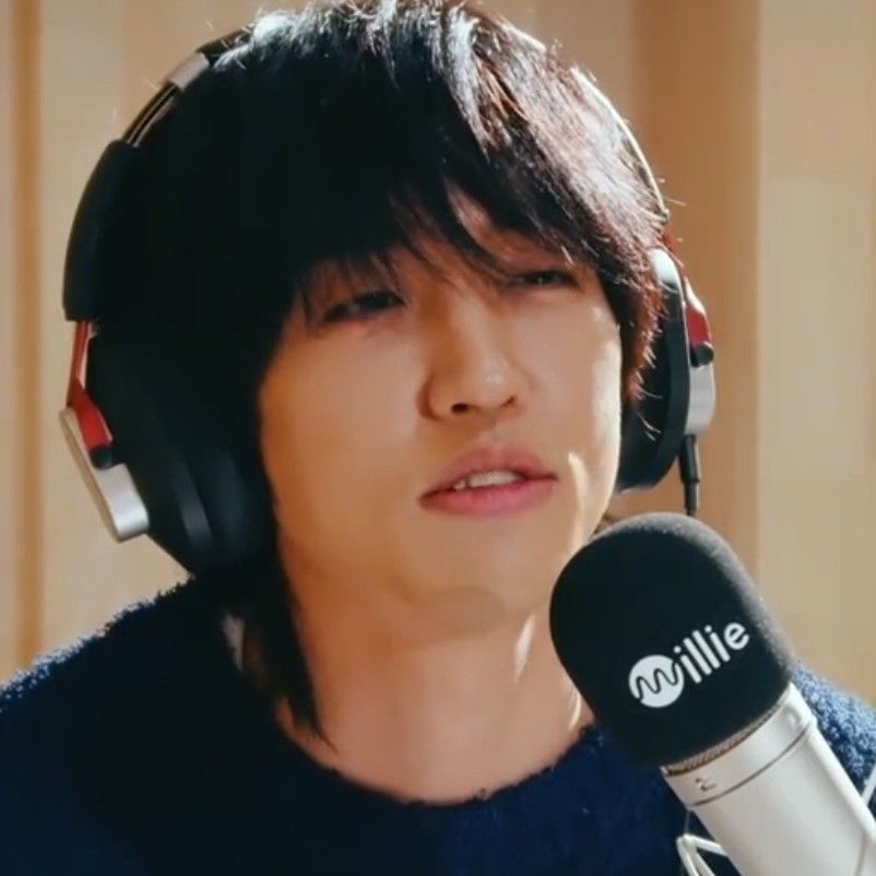 Recent activity shot of Lee Seungyoon