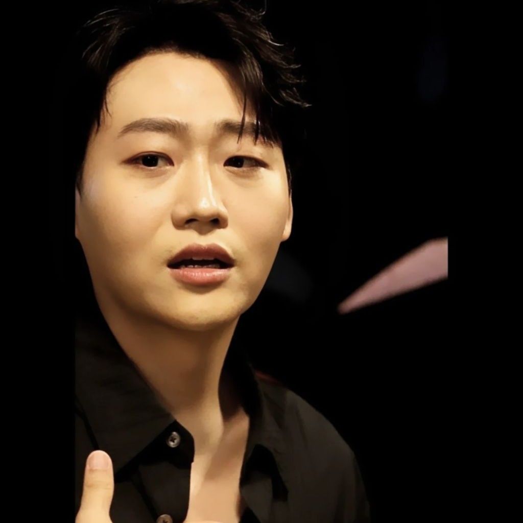Behind-the-scenes cut of Min Soohyun