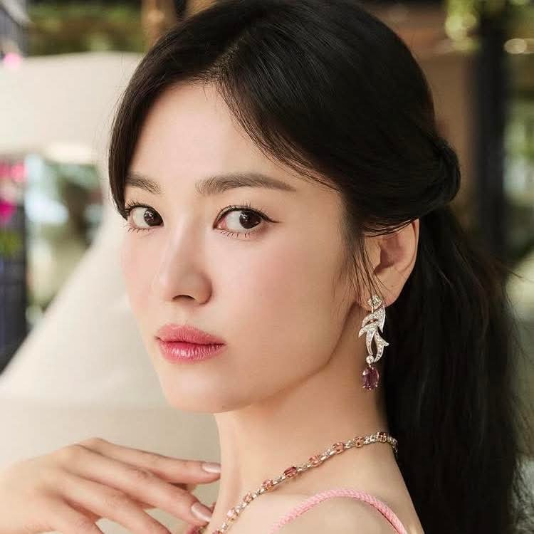 Behind-the-scenes cut of Song Hyekyo