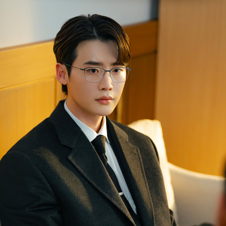 A moment captured by a fan of Lee Jongsuk