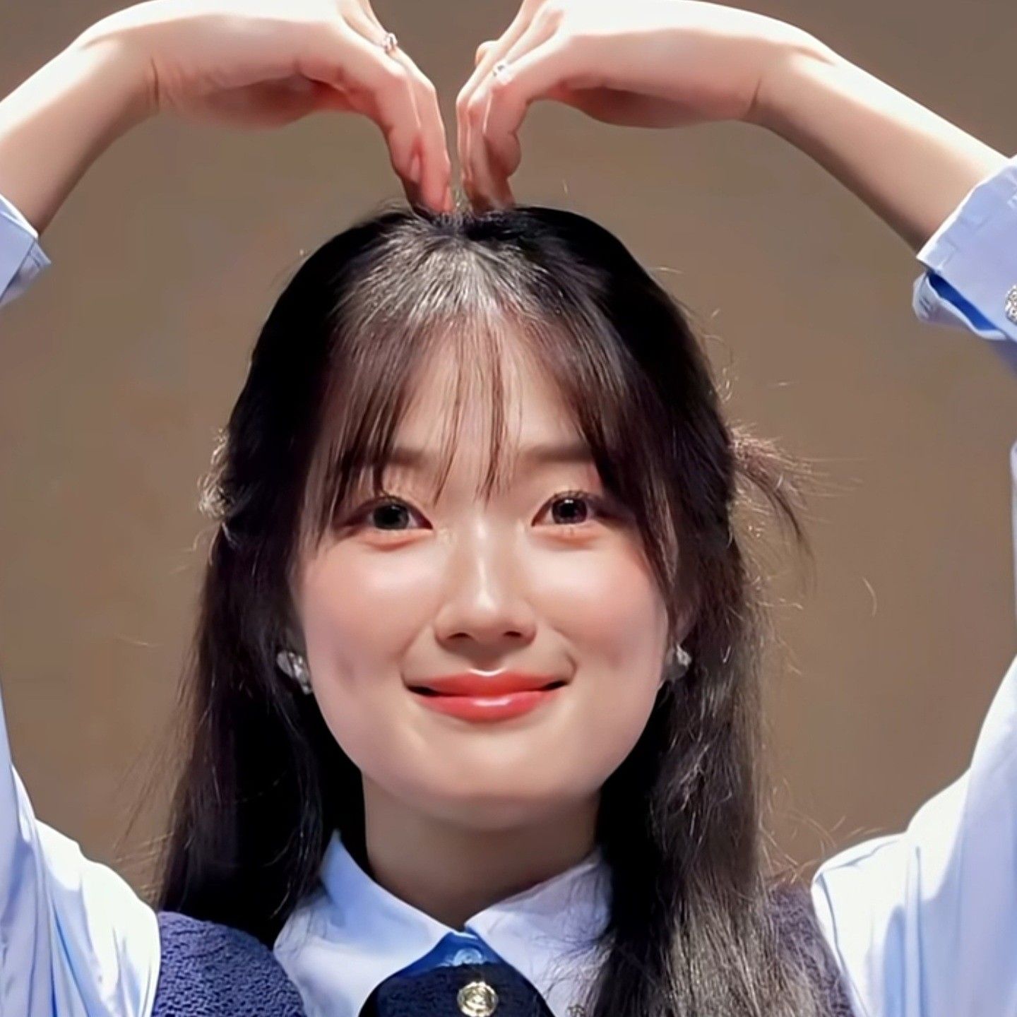 Behind-the-scenes cut of Kim Hyeyoon