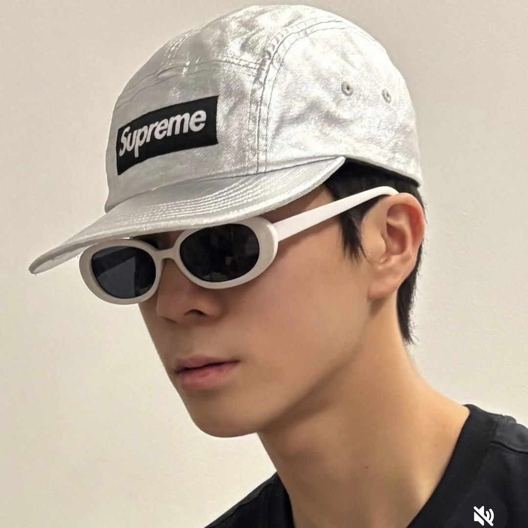 A moment captured by a fan of Jeong Dongwon