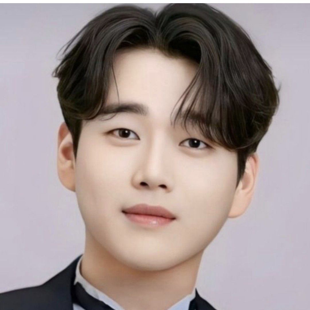 Recent activity shot of Hwang Youngwoong