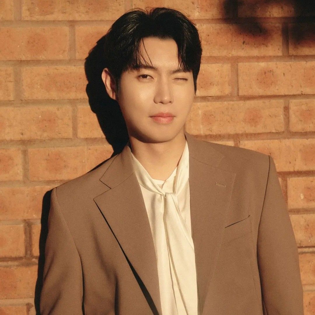 Recent activity shot of Son Taejin