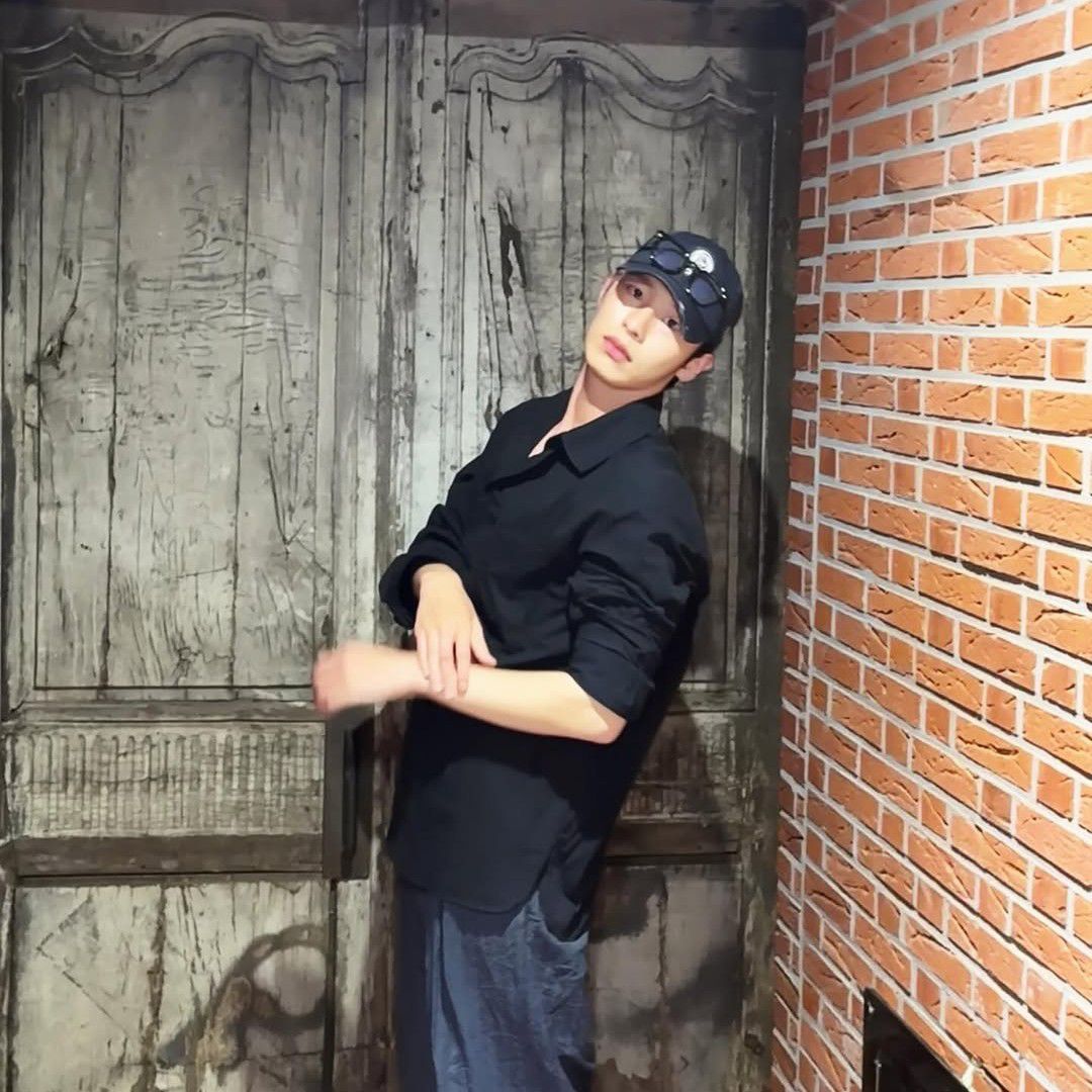 Recent activity shot of Lee Jaewook