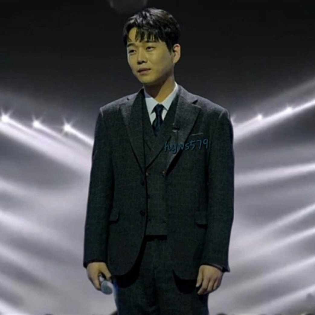 Behind-the-scenes cut of Hwang Youngwoong