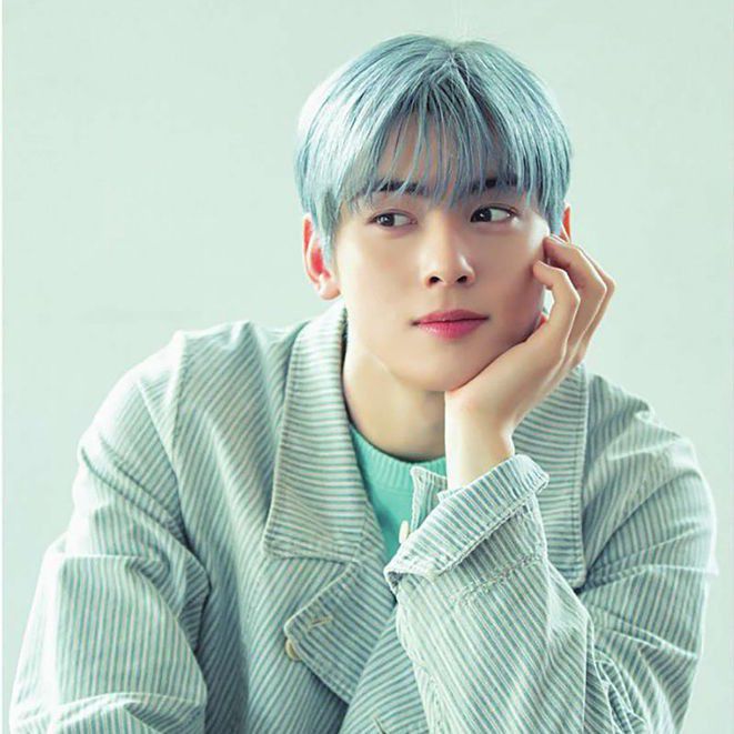 Recent activity shot of Cha Eunwoo